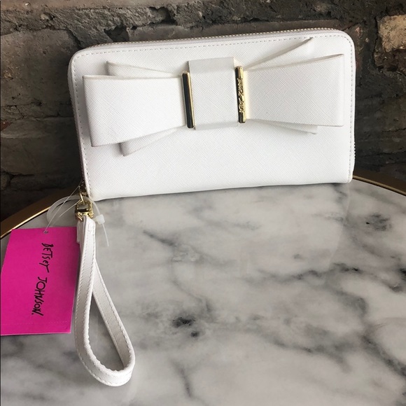 Betsey Johnson Handbags - Betsey Johnson Bow Wallet Wristlet NWT